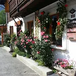 Le Chamoniard Volant Chamonix Mont Blanc