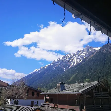 Le Chamoniard Volant Хостел Шамони